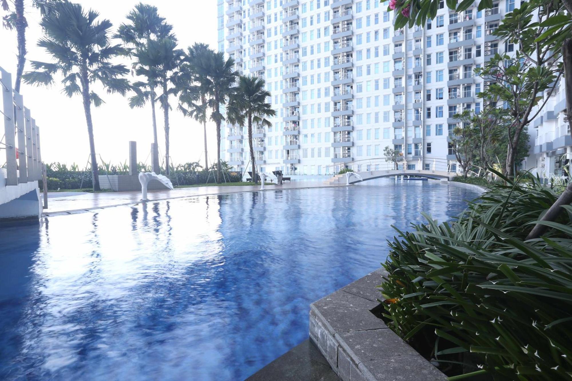 Amadeuss At Anderson Apartment Surabaya Exterior photo